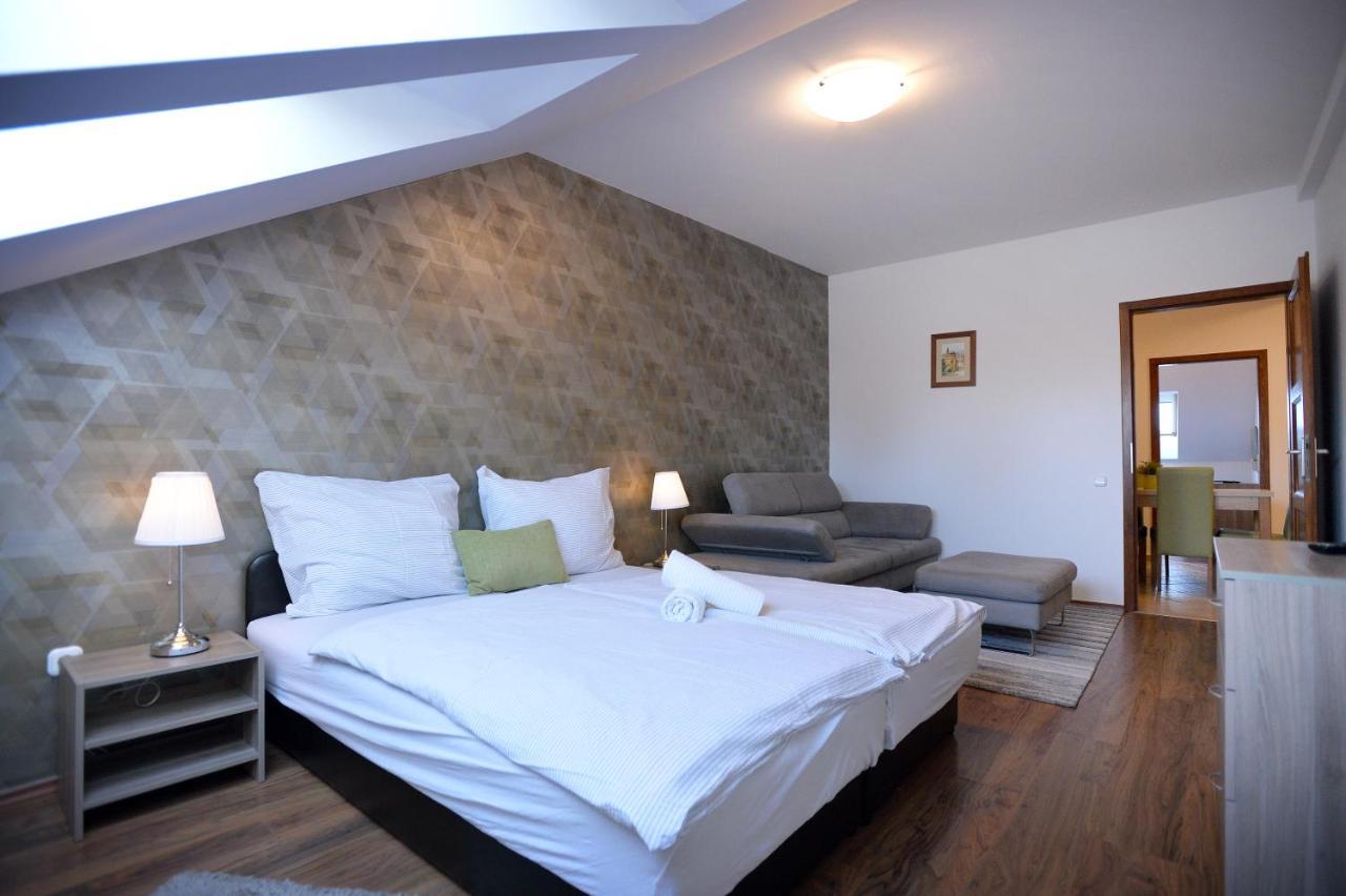 Corner Apartman Eger Extérieur photo