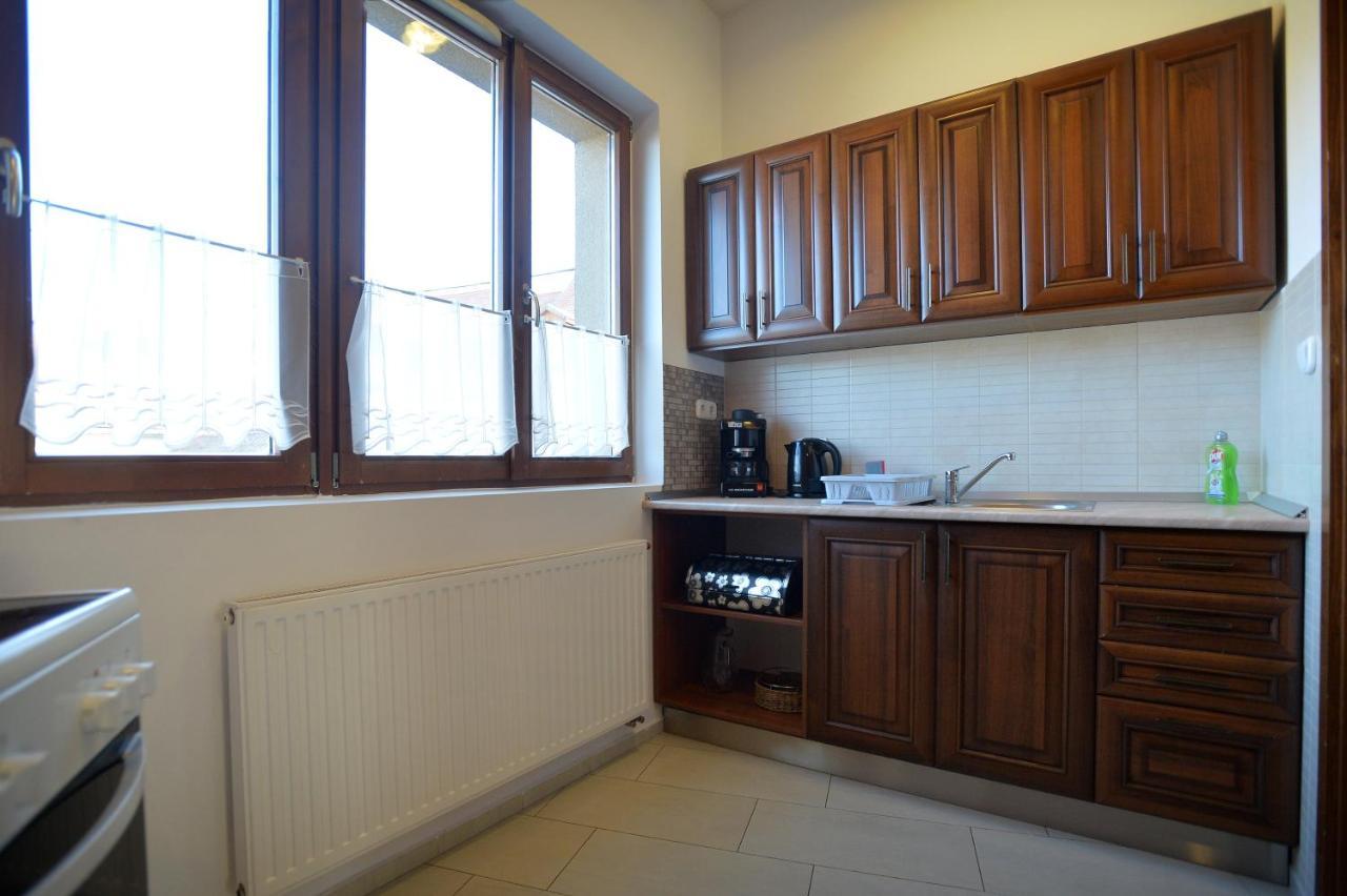 Corner Apartman Eger Extérieur photo
