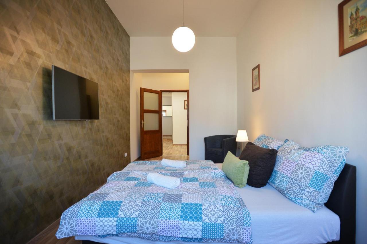 Corner Apartman Eger Extérieur photo
