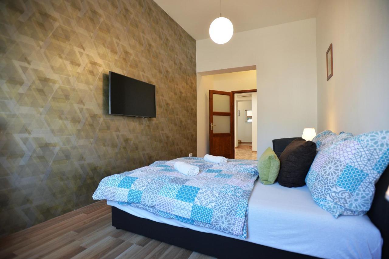 Corner Apartman Eger Extérieur photo