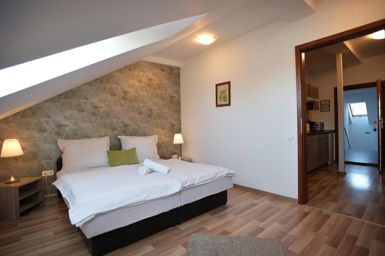 Corner Apartman Eger Extérieur photo