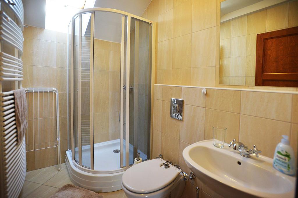 Corner Apartman Eger Chambre photo