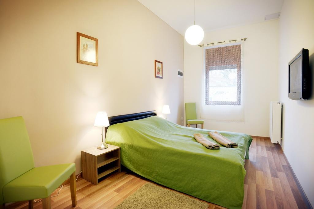 Corner Apartman Eger Chambre photo
