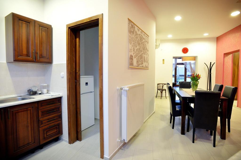 Corner Apartman Eger Chambre photo